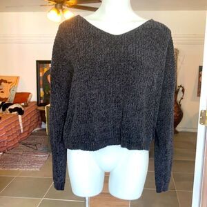 Xhilaration top-sweater 